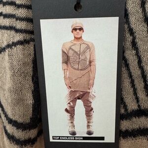 Demobaza NWT fine knitted top